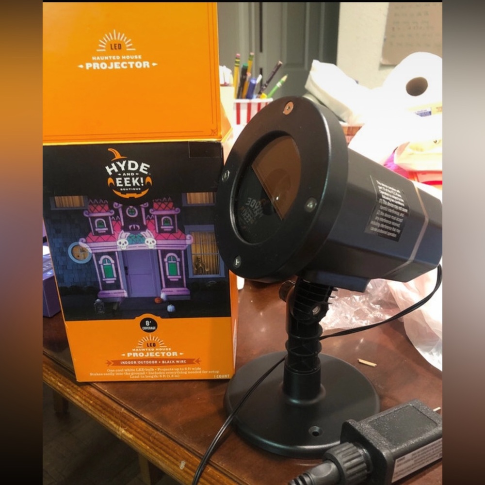 Haunted house LED Projector - Black